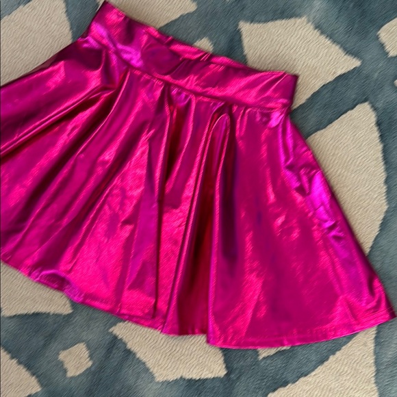 Chic Fuchsia Mini Skirt for Cocktail Nights - Small - Picture 12 of 16